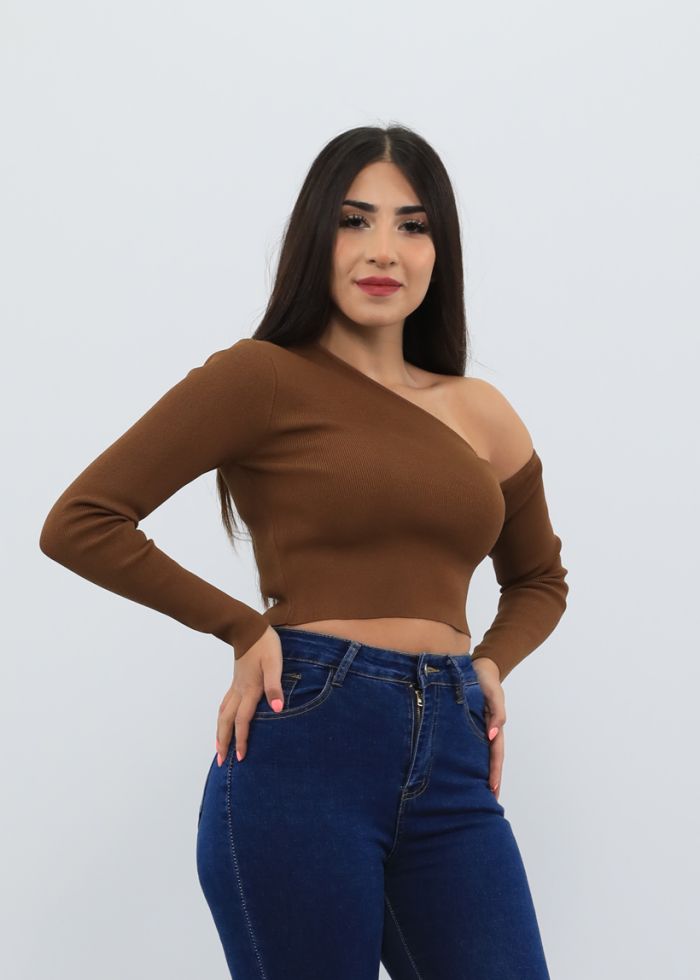 Women’s Short Knitted Off-Shoulder Blouse